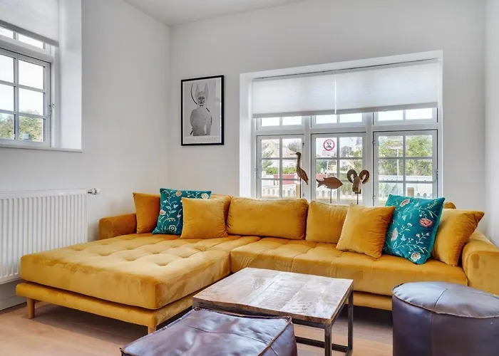 2 Beliggende Og Lyst Indrettet Apartment