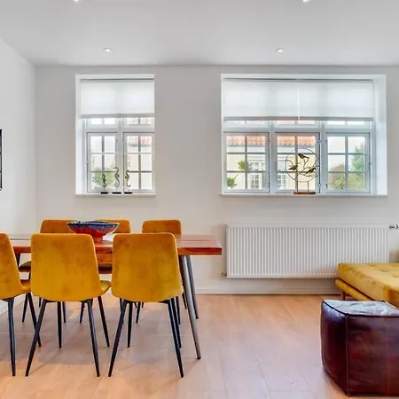 2 Beliggende Og Lyst Indrettet Apartment *