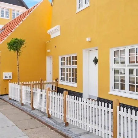 Apartment 2 Beliggende Og Lyst Indrettet Skagen